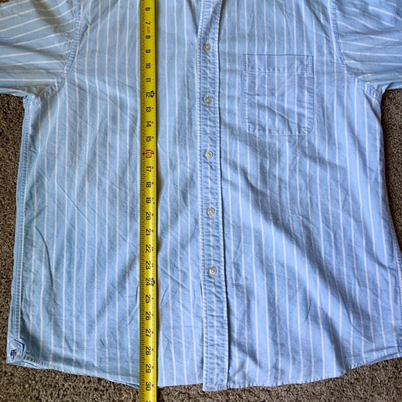 Roundtree & York Trademark Blue Button Down - Picture 5 of 5